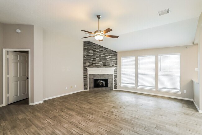 Foto del edificio - 5113 Orange Blossom Ct