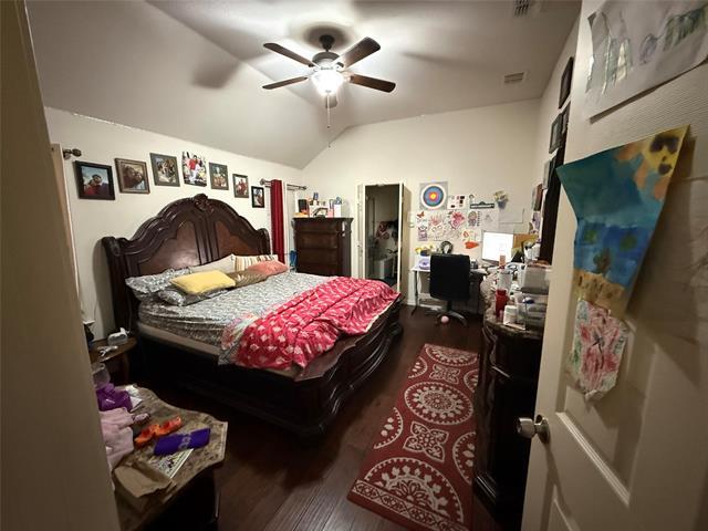 Foto del edificio - 1619 Mineral Springs Dr