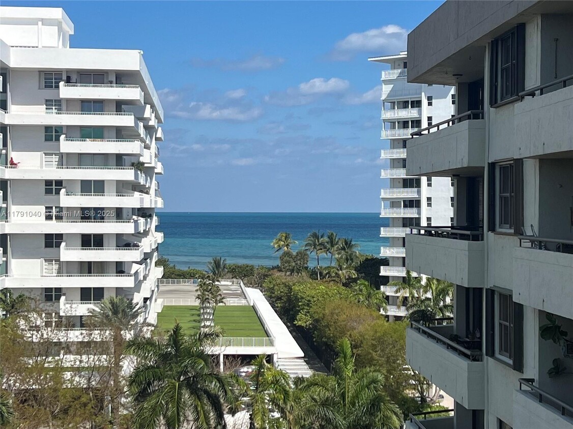 Foto principal - 170 Ocean Ln Dr
