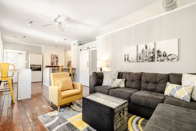 Foto del edificio - 111 E 13th St