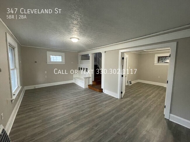 Foto del edificio - Five bedroom 1 1/2 bathroom home for rent