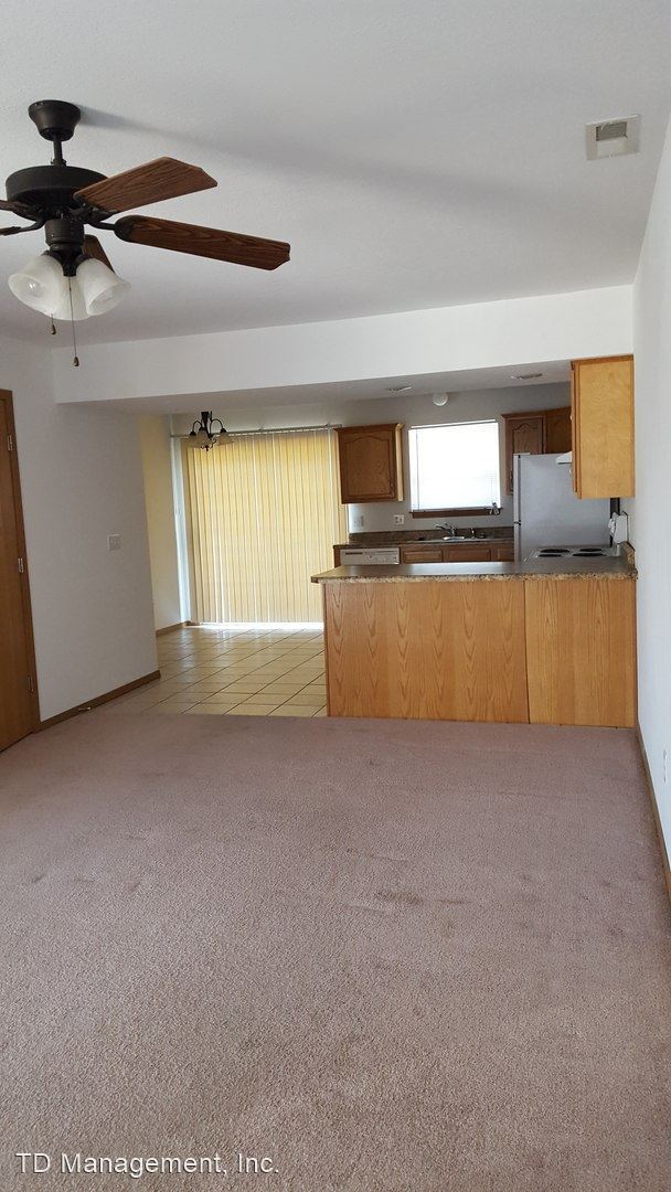 Foto del edificio - 5551-5597 N Green Ln