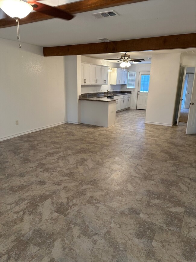Building Photo - 56 Hideaway Dr