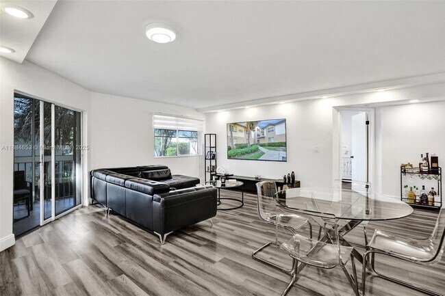 Foto del edificio - 9901 Westview Dr