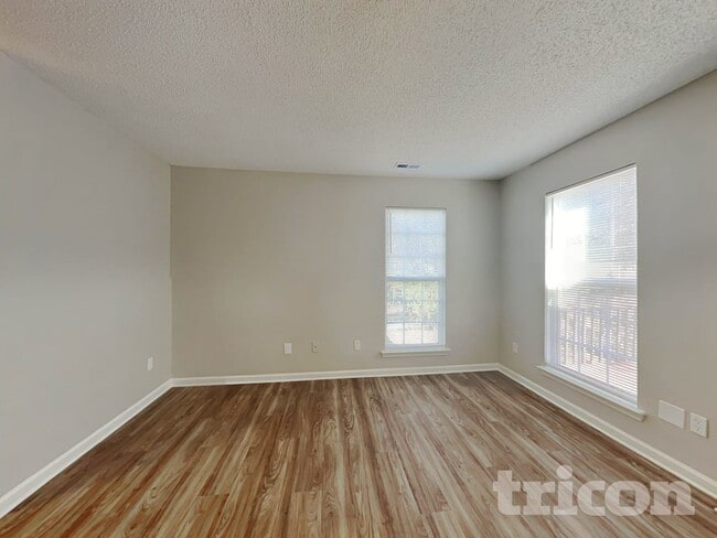 Building Photo - 2009 Fort Manden Dr