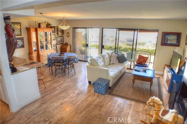 Foto del edificio - 146 Avenida Baja