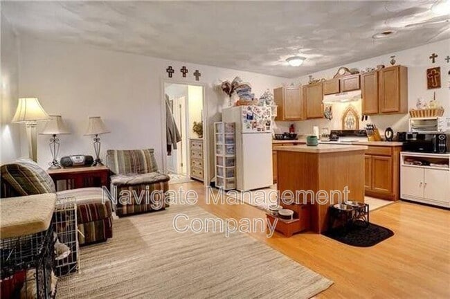 Building Photo - 211 Skyway Dr