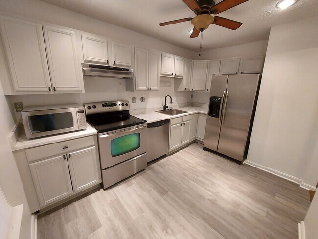 Building Photo - 4073 Silver Park Ter