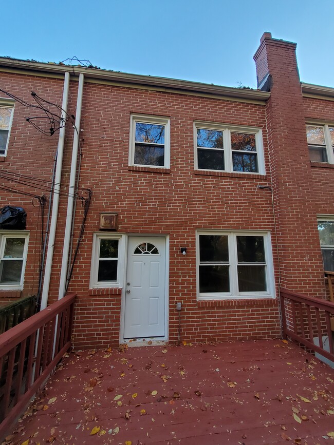Building Photo - 1312 Limit Ave