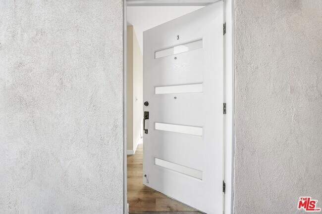 Foto del edificio - 1002 E 33rd St