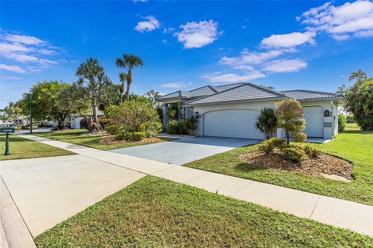 Primary Photo - 11115 Boca Woods Ln