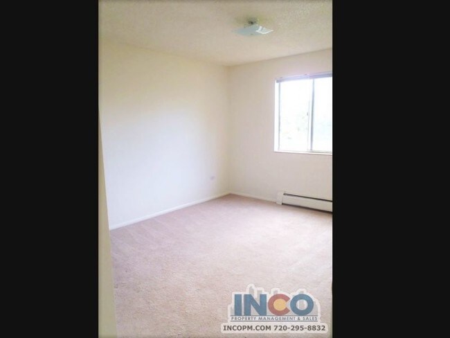 Building Photo - Comfortable 2bd 1 bath Condo near Sloan's ...