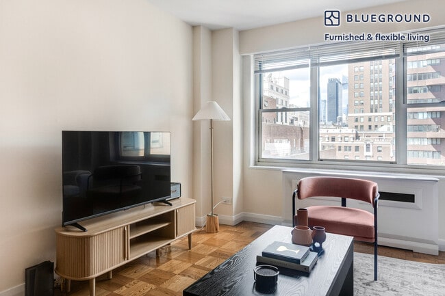 Building Photo - 30 Park Ave