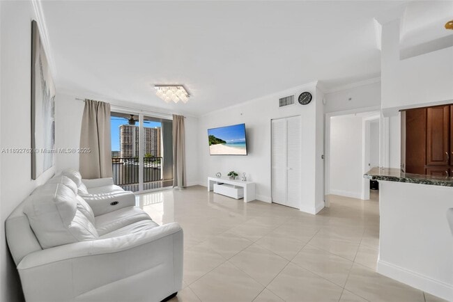 Foto del edificio - 17150 N Bay Rd