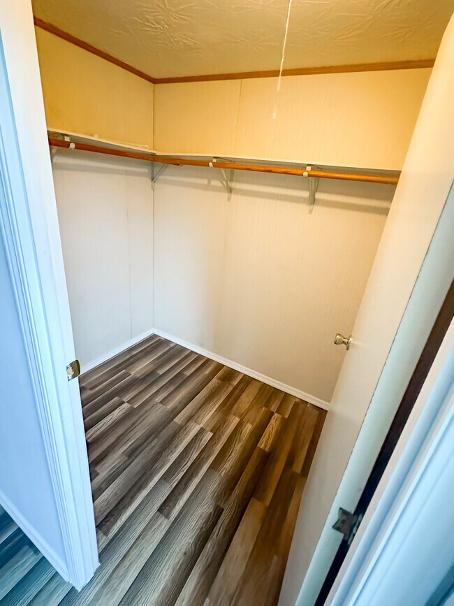 Vestidor principal - 4511 Lakewood Rd