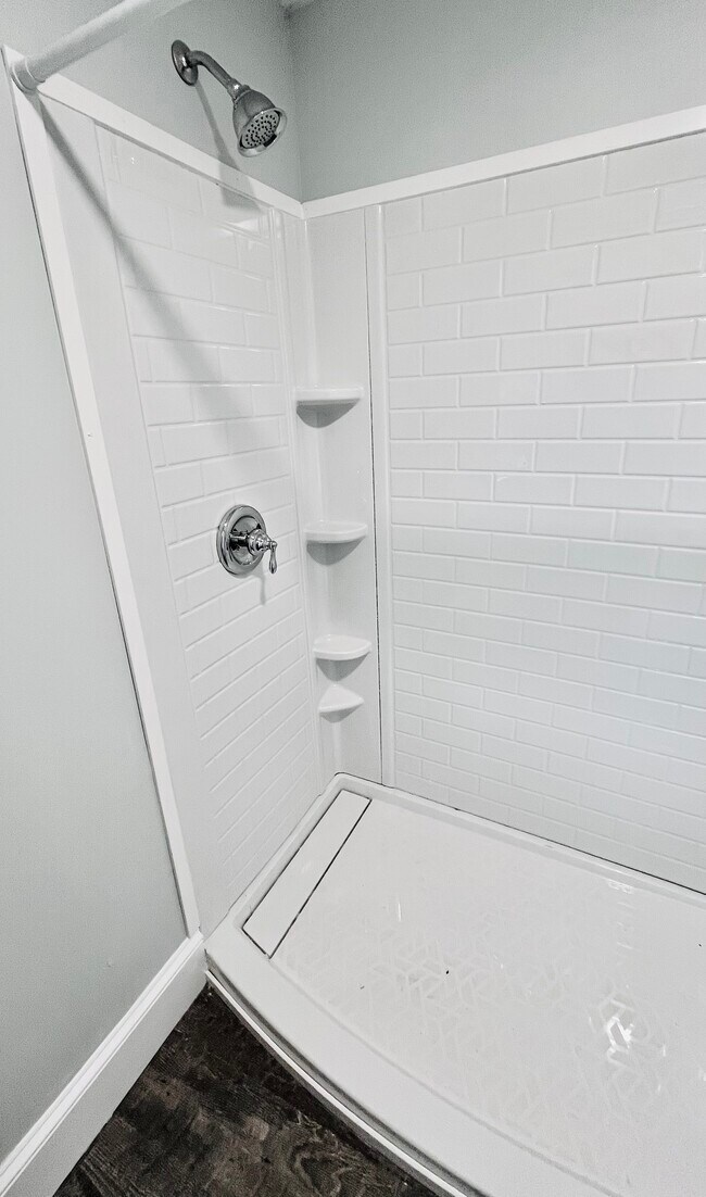 Building Photo - 220 Summey St