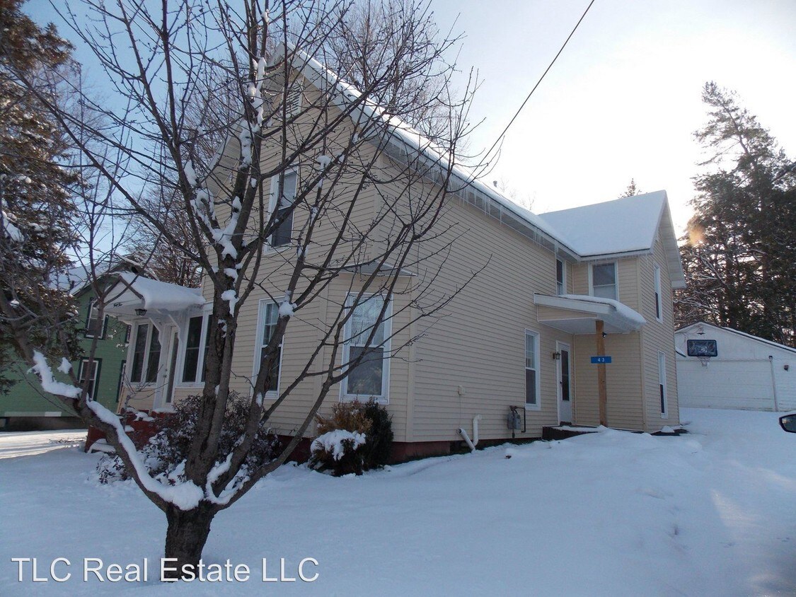Primary Photo - 4 br, 2 bath House - 43 Champion St
