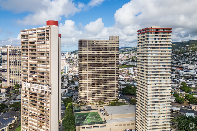 Building Photo - Iolani Court Plaza