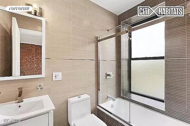 Foto del edificio - 2111 5th Ave