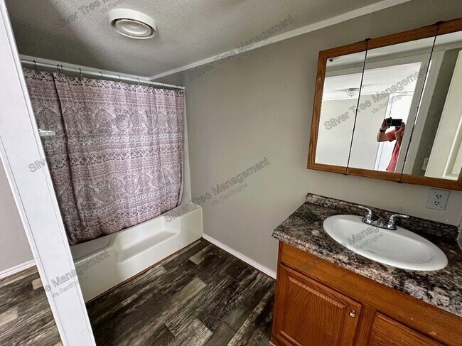 Foto del edificio - 266 Lark Meadow Dr