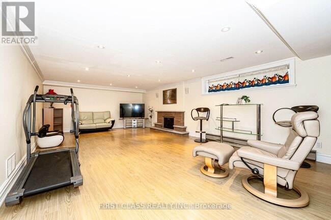 Building Photo - 81 Hillcrest Ave