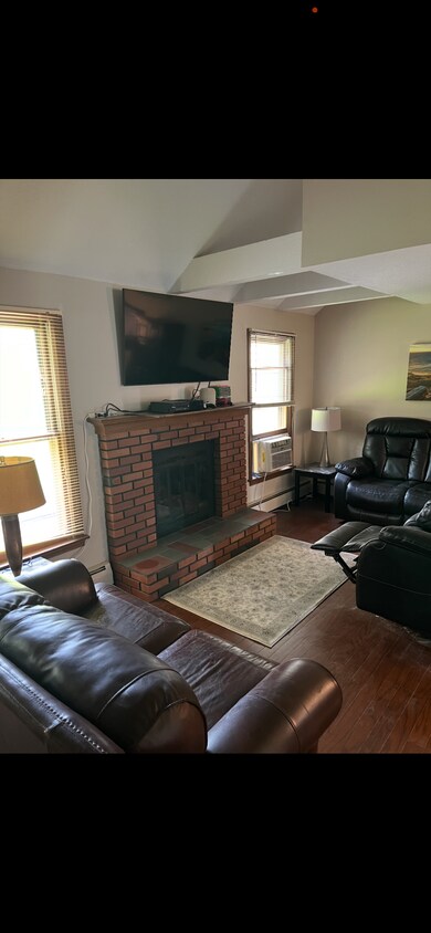 Primary Photo - 20 Chestnut Ct