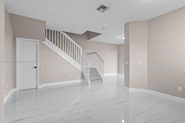 Foto del edificio - 443 NE 21st Terrace