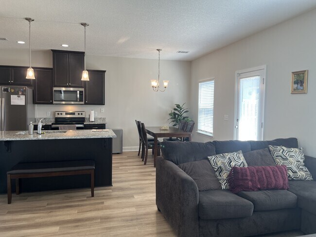 Foto del edificio - 1026 Grayson Ave