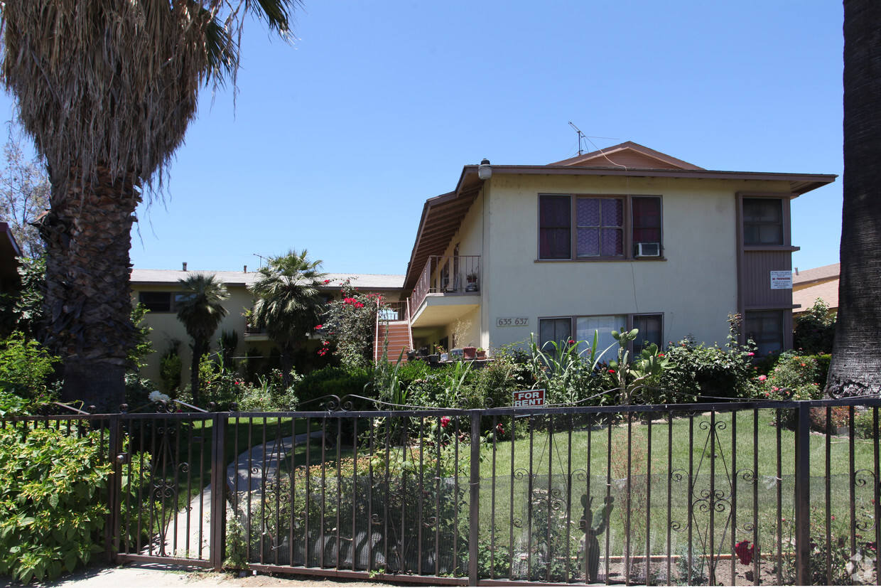 Primary Photo - 635-637 Del Rosa Pl