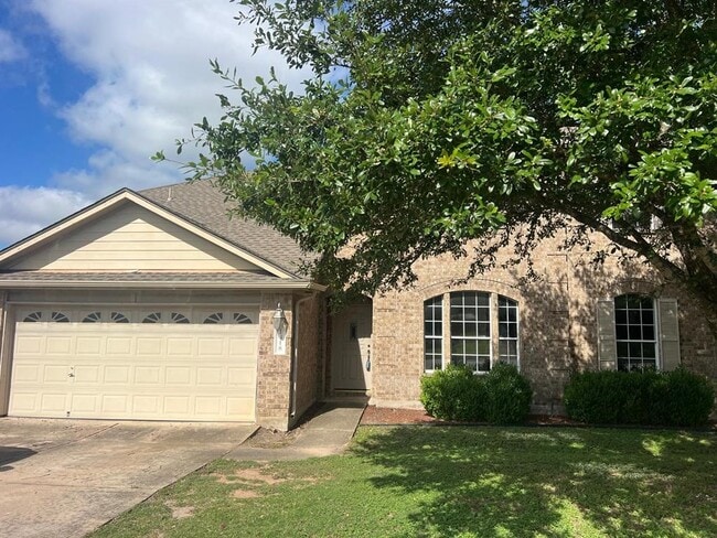 Building Photo - 1318 Willow Bluff Dr