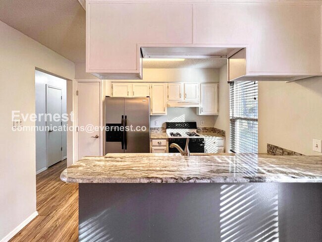 Foto del edificio - 1709 Gamble Rd