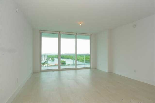 Building Photo - 400 Sunny Isles Blvd