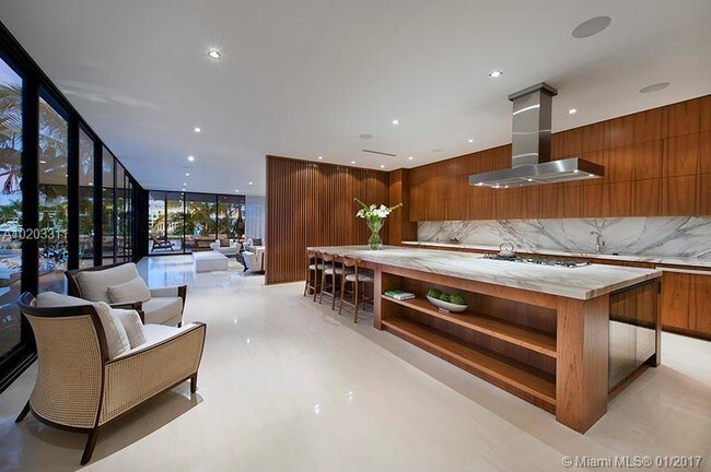 Foto del edificio - 1142 N Venetian Dr