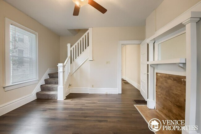 Foto del edificio - Charming 2BR on Lane and Indiana