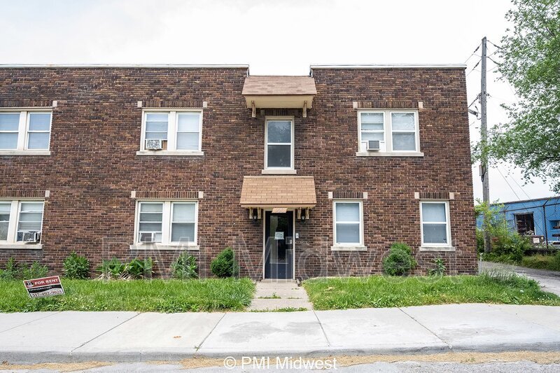 128 E Palmer St Unit Apt 4, Indianapolis, IN 46225 Condo for Rent in