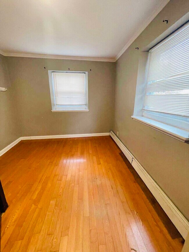 Foto del edificio - 166 George M Cohan Blvd