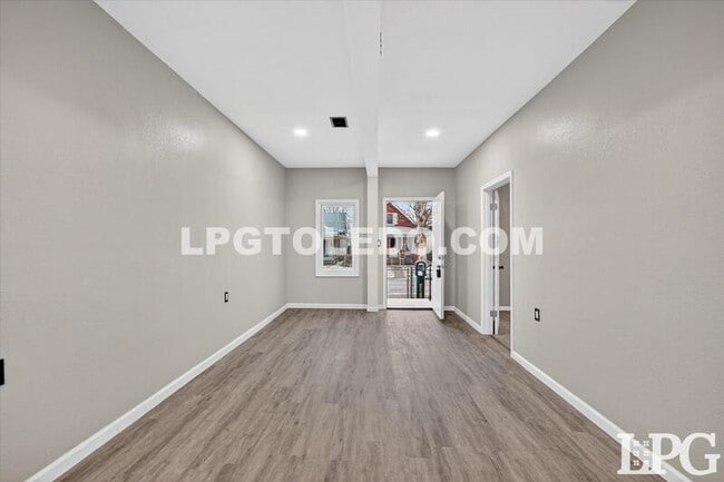 Foto del edificio - 2025 Caledonia St