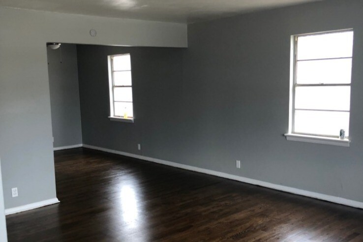 Foto principal - 3829 Roseland Ave