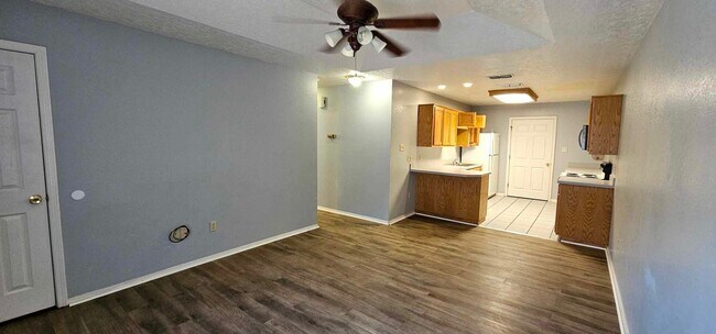 Foto del edificio - 904 S Dallas Ave
