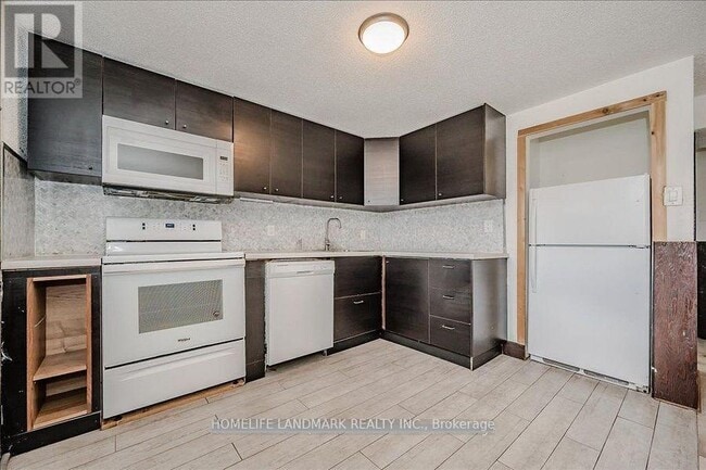 Building Photo - 2238 Truscott Dr