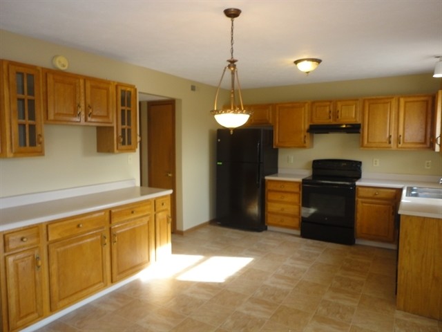 Building Photo - 610 Canary Creek Drive
