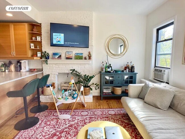 Foto del edificio - 349 Warren St