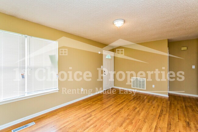 Building Photo - 4701 Circle Ln