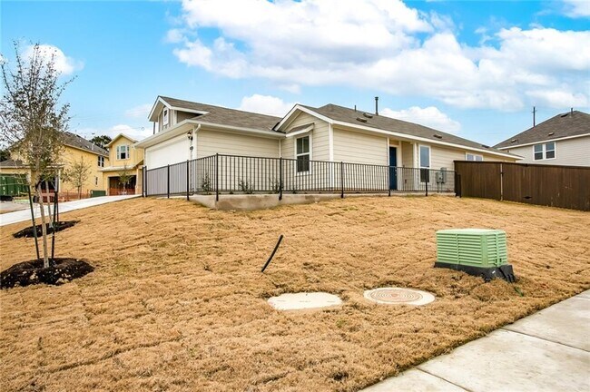 Foto del edificio - 5701 Respinto Dr