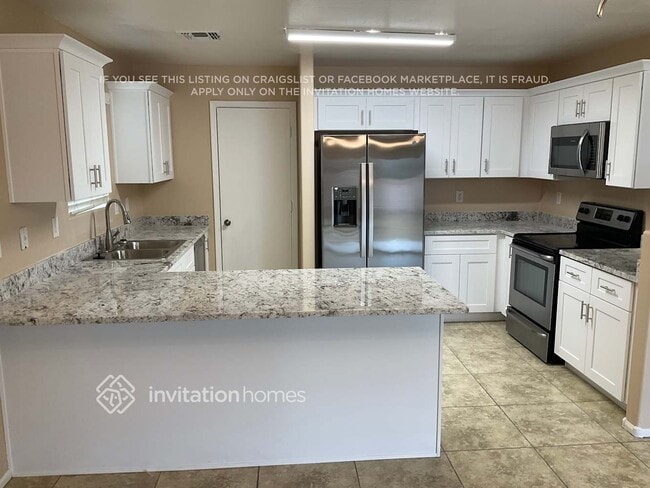 Building Photo - 37611 N Dena Dr