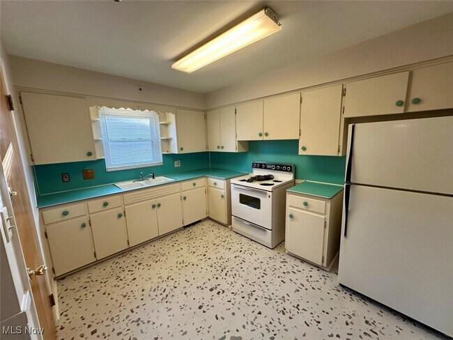 Building Photo - 1758 Liberty Dr