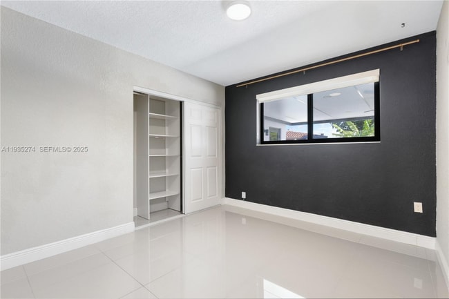 Foto del edificio - 4165 W 5th Ln