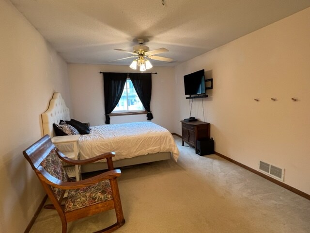 Foto del edificio - 2383 Grenadier Ave N