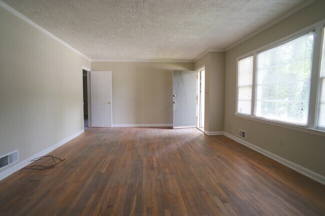 Foto del edificio - 435 S Barnett Shoals Rd