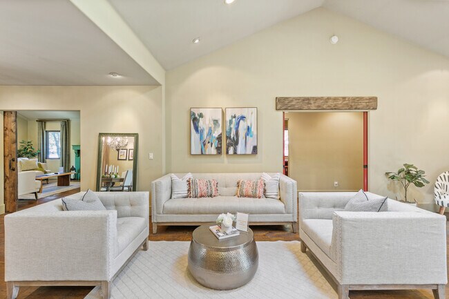 Foto del edificio - 1269 Glen Eyrie Ave